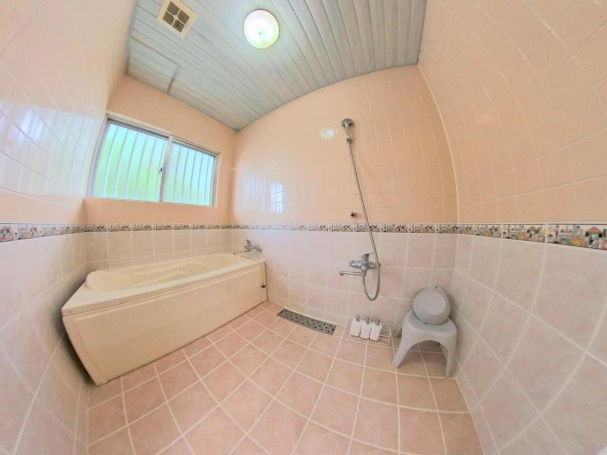 Villa Blu Okinawa Chatan: Arena-Adjacent Vacation Rental Exterior photo